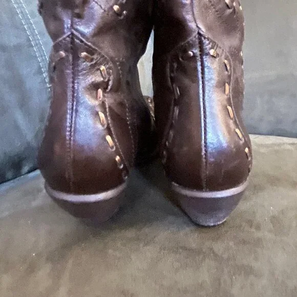 BCBG Leather Cowboy Boots Size 7 - Picture 8 of 16